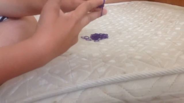 Как плести браслет из резинок-Loom [ 1: рыбий хвост] смотреть онлайн