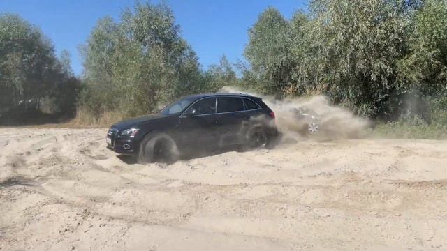 Audi Q5 Quattro разгон до 150 км час, и тестируем по глубокому песку. смотреть онлайн