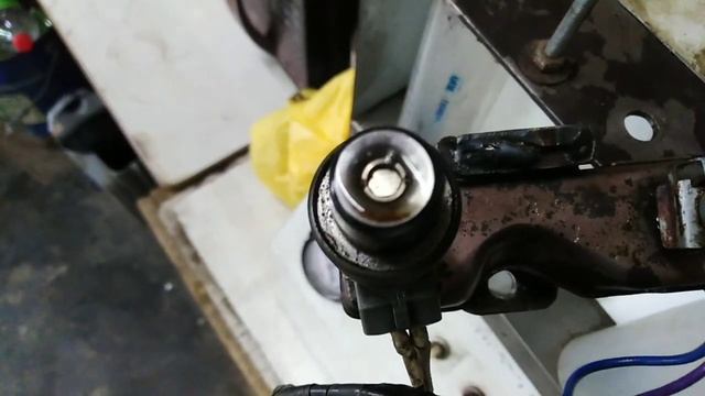 Опель Вектра В плохо заводиться, надо долго крутить стартером смотреть онлайн