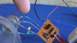 СВЕТОМУЗЫКА на ДВУХ ТИРИСТОРАХ с питанием от 12 вольт