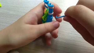 Змейка из резинок для плетения. Как сплести змейку из резинок на рогатке.