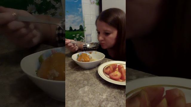 МУКБАНГ/Перчик фаршированный и голубцы/// смотреть онлайн