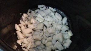Куриные бедра тушёные с овощами в мультиварке