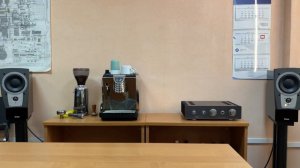 Adrian Berenguer "Days Pass" - Dynaudio Confidence C1, Sugden a21se