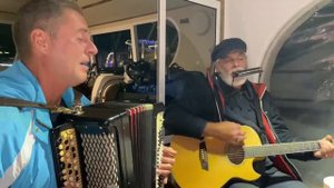 Вот так исполнение!!!  А я милого узнаю по походке Баян, гитара / Кавер