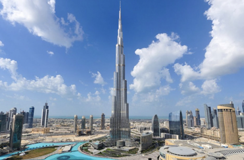 Небоскреб Burj khalifa в Дубае