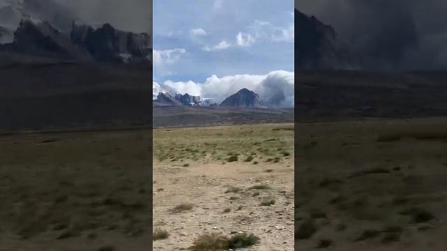 Едем на автобусе по Тибету. Начало Гималаев . We are driving on bus in Tibet.