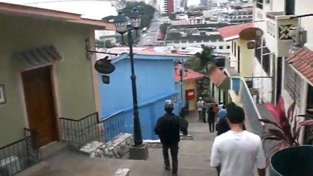 Guayaquail Scalinata Diego Noboa Arteta.MOV смотреть онлайн