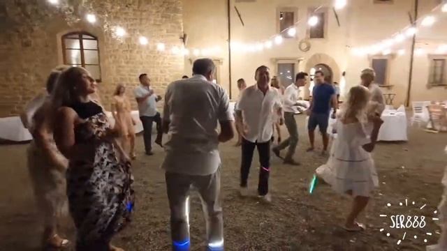 Русскоязычный Музыкант, DJ на праздник свадьбу в Италии, Европе SER888 смотреть онлайн