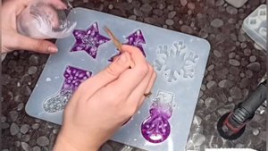 новогодние игрушки из эпоксидной смолы