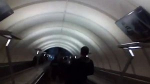 метро Чистые пруды переход на Сретенский бульвар эскалатор вниз средняя машина
