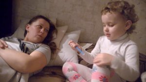 Кира лечит маму