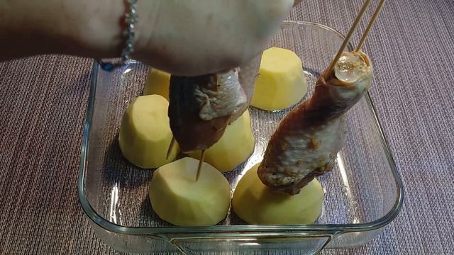 Маринованные куриные голени в духовке.