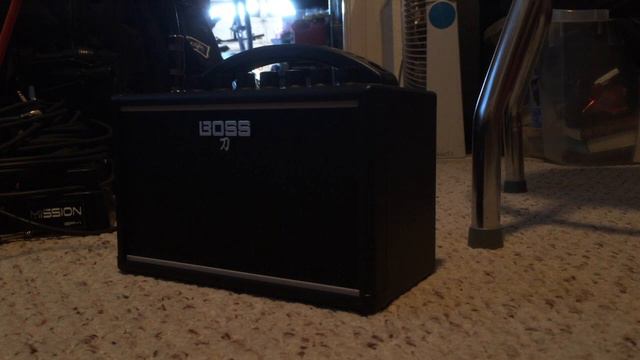 BOSS Katana Mini Amp Demo - Clean Channel смотреть онлайн