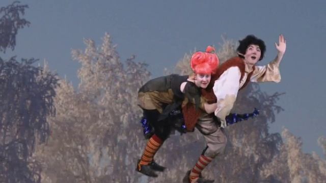 тролли летят из сказки "Верхом на елке или улетные приключения троллей" смотреть онлайн