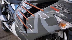 Kawasaki ZX-14R modified by VRSC | Kawasaki ZZR1400 (ZX-14r) Performance Sport