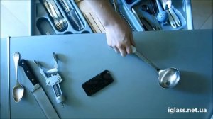 Удары тупыми и острыми предметами экрана смартфона iphone