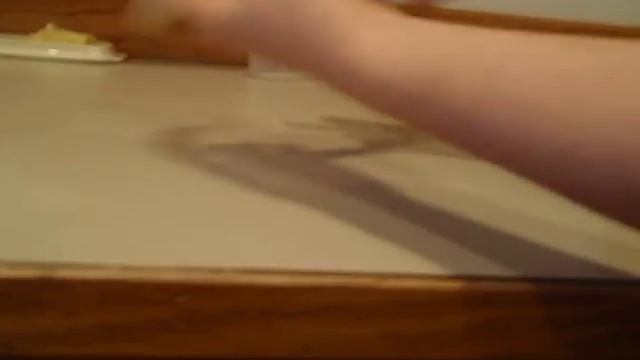 How to shape a Kaiser (or rosette) dinner roll смотреть онлайн