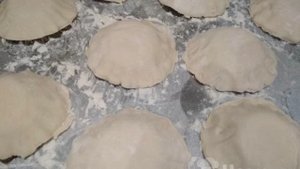 Пирожное корзиночка из слоеного теста с кремом