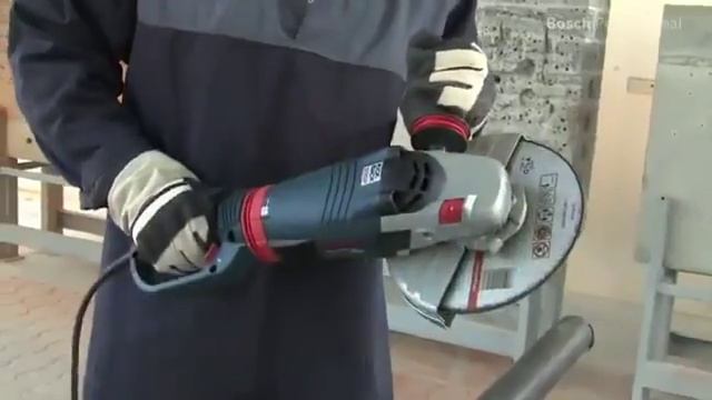 Угловая шлифмашина Bosch GWS 24 230 LVI смотреть онлайн