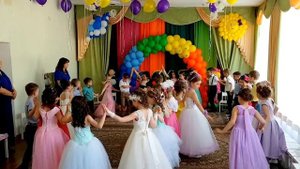 Выпускной в детском саду Танец "Ромашковое поле"