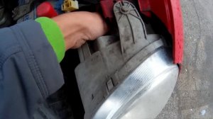 Замена лампы в фаре Деу Матиз
