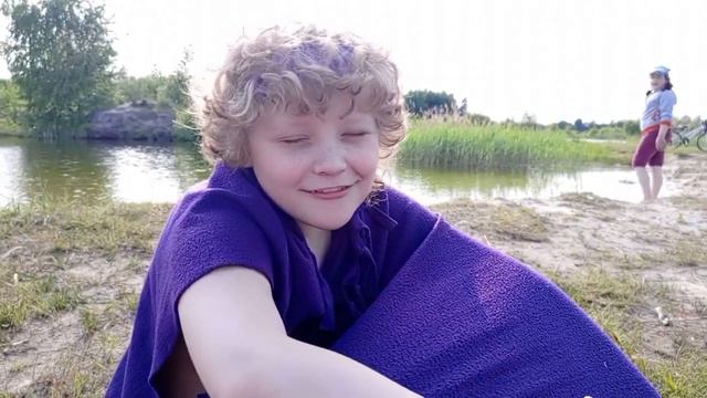 Влог, ПОЕХАЛИ НА ДАЧУ, ИДЕМ КУПАТЬСЯ, Тыква, кабачки взошли😁 смотреть онлайн