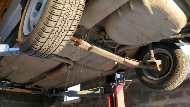 Замена топлевного фильтра на 2109 инжектор. смотреть онлайн