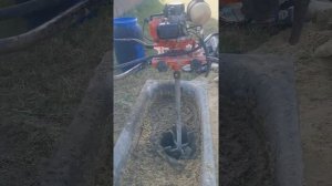 Замешивание раствора для кладки кирпича бензобуром HITACHI Da300e.