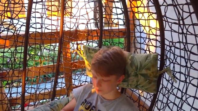 ВЛОГ. Арсений ЧИСТИТ БАССЕЙН. ВЫХОДНОЙ у ДРУЗЕЙ.  День Брос Шоу