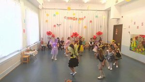 Танец пчел, бабочек и мошек из спектакля "Муха-цокотуха".