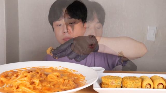 SUB)배떡 로제떡볶이 뿌링멘보샤 뿌링핫도그 먹방 ASMR Rose tteokbokki Bburinkle Menbosha Corn dog Mukbang EATING SOUND смотреть онлайн