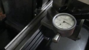 Направляющие подвижной каретки типа "ластохвост" vs "прямоугольные".