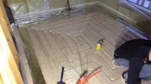 Монтаж тёплого пола по деревянному основанию в каркасном доме