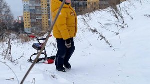 Краш-тест снегоката Ника кидс! Артемий катается на снегокате с горки, обзор снегоката Nika kids