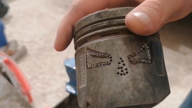 Череп из поршня. Когда скучно в гараже. #youtube #череп #череп #топ смотреть онлайн