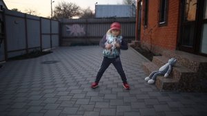 Зажигательный танец Двигайся - замри