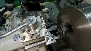 Обработка внутреннего и наружного диаметра одним резцом