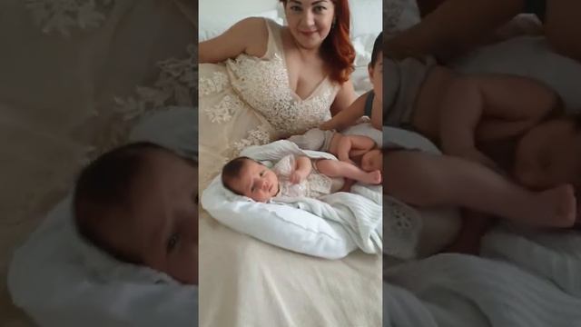 май, 2022. новорожденные близнецы смотреть онлайн