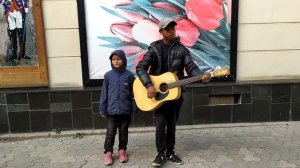 UZHGOROD Street Performers | Я буду долго гнать велосипед