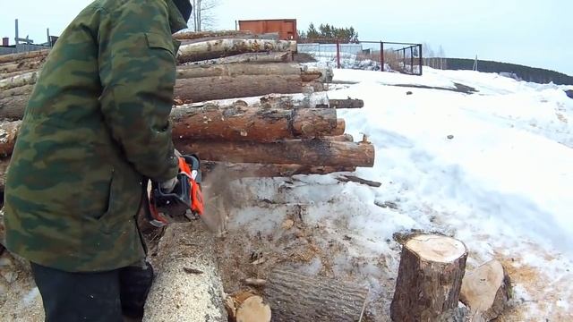 Работа вальщика 1000 уровня на нижнем складе по раскрыжевке пиловочника или готовим дрова