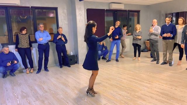 Giro + Calesita Tango, Yanina and Neri- Clase 17-03-23 смотреть онлайн