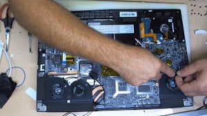 Ноутбук MSI GS73 Stealth 8RF. Разборка. Замена оперативной памяти.