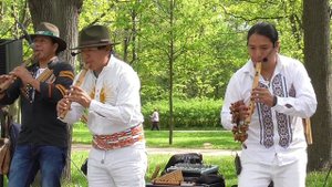 Светлая музыка!  Индейцы Эквадора с флейтами обеспечат прекрасное настроение!