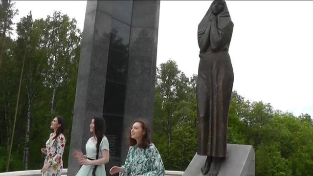 С Днем России! С Днем города! Гимназия № 93 г. Уфа, ансамбль "Крэдо", рук. Галиева Г. Ф.