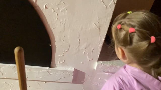 Алиса гуляет по вечерней Казани ???♀️? смотреть онлайн