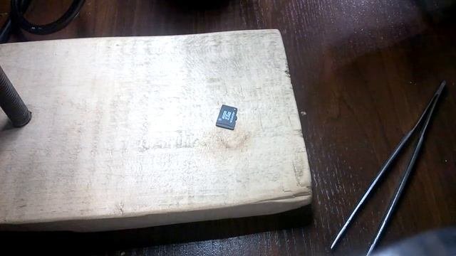 Восстанавливаем работоспособность MicroSD флешки паяльным феном. Сработает ли?