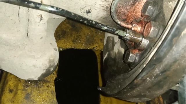 Замена заднего тормозного цилиндра на Мазде Титан.Кое что пошло не по плану. смотреть онлайн