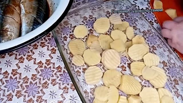 Скумбрия Запечённая с картофелем в духовке. Блюдо на Ура-муж в восторге #тренд #кулинария #ужин смотреть онлайн