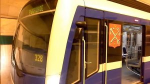 Электропоезд 81-556 номерной 328 прибывает на ст.метро Обухово